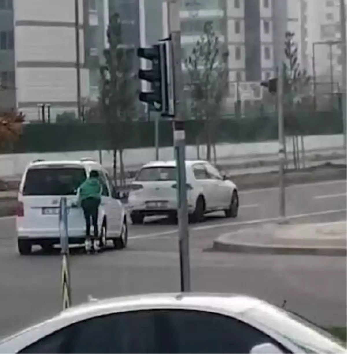 Patenli gençlerin tehlikeli yolculuğu kamerada