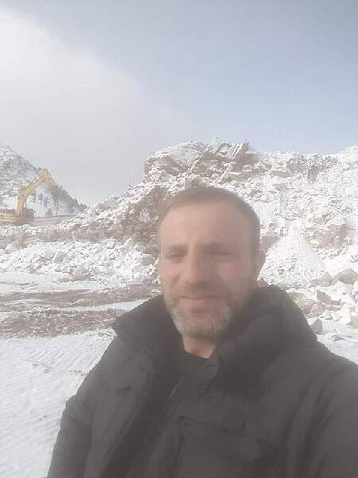 Taş ocağındaki patlatmada taş isabet eden 1 işçi öldü, 1 işçi yaralı