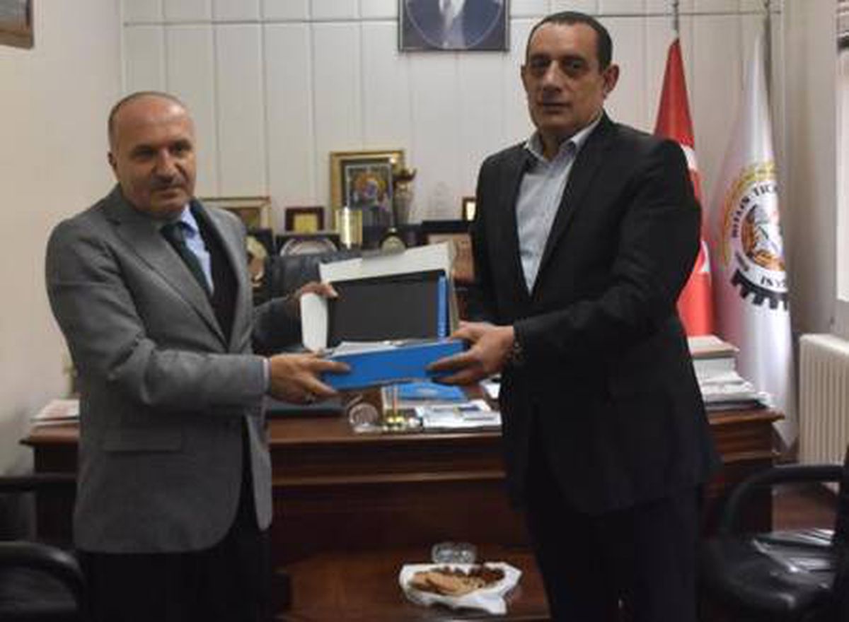 Bitlis\'te öğrencilere tablet desteği