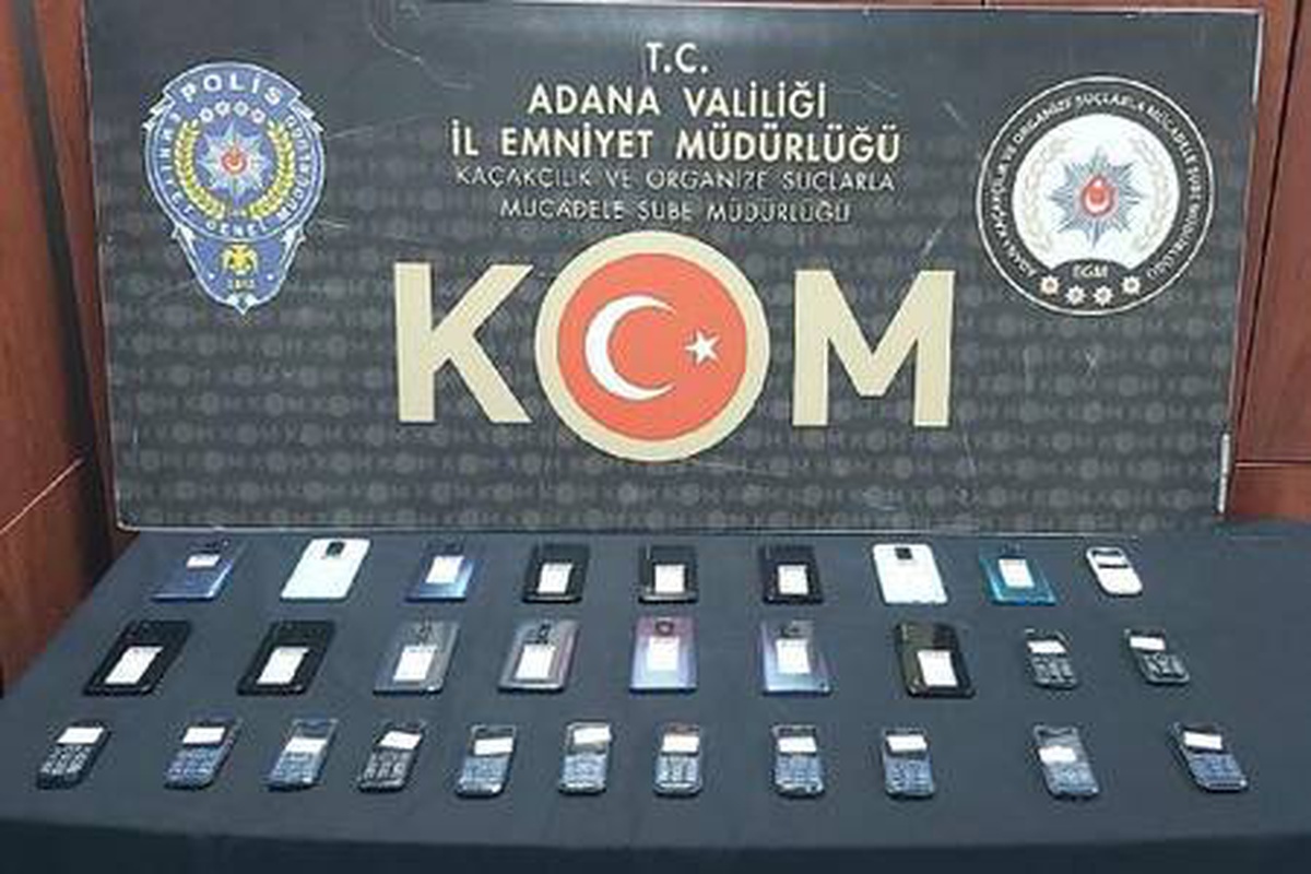 Adana\'da, kaçak 1430 paket sigara ve 805 paket pipo tütünü ele geçirildi