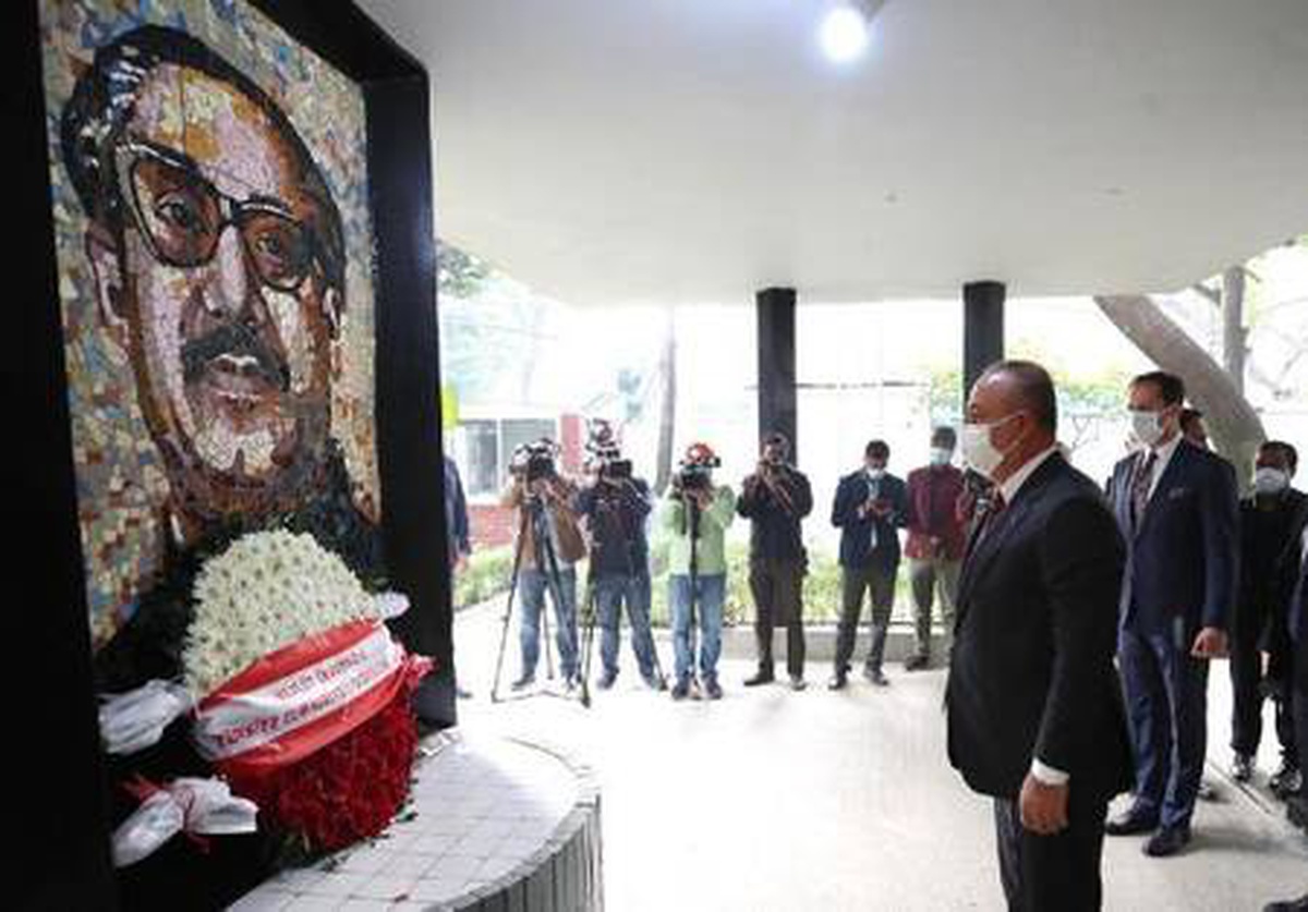 Çavuşoğlu, Bangladeş\'te Bangabandhu Anıt Müzesi\'ni ziyaret etti