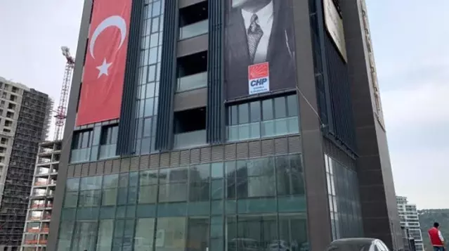 İzinsiz tadilat yapılan CHP İstanbul il binası mühürlendi