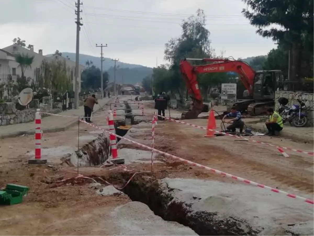 Fethiye\'de yerleşik İngilizler çukurların doldurulmasını istiyor