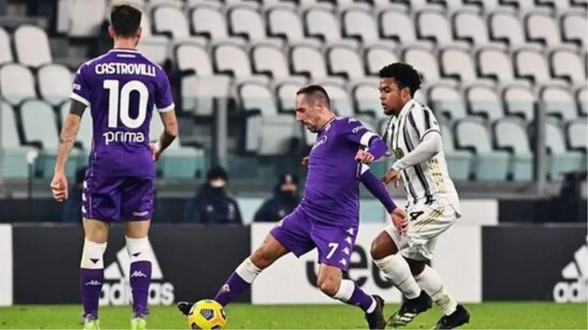 Fiorentina\'ya evinde 3-0 mağlup olan Juventus, bu sezon ligde ilk defa yenildi