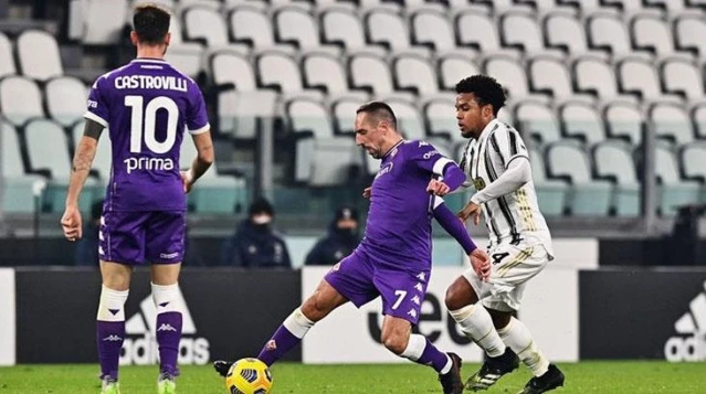 Fiorentina'ya evinde 3-0 mağlup olan Juventus, bu sezon ligde ilk defa yenildi