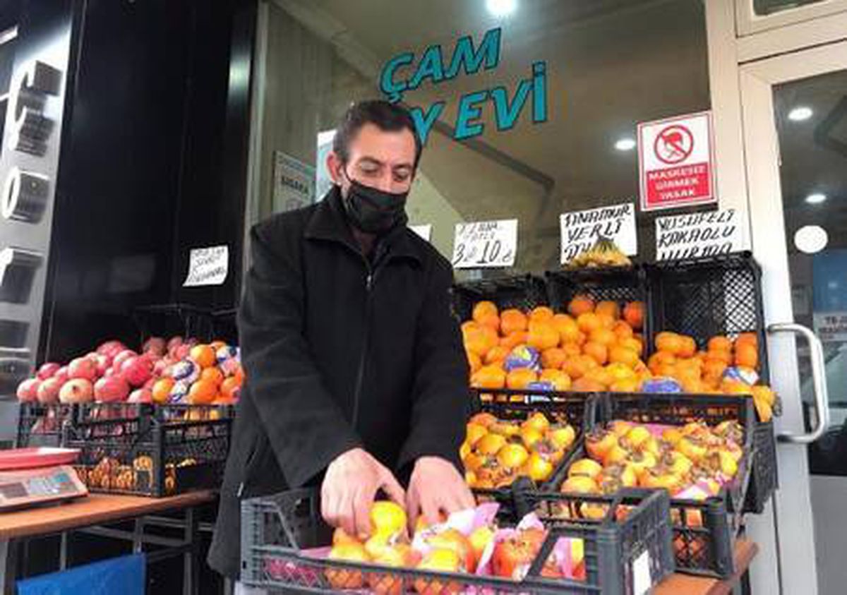 Kahvehanesini manava çevirdi
