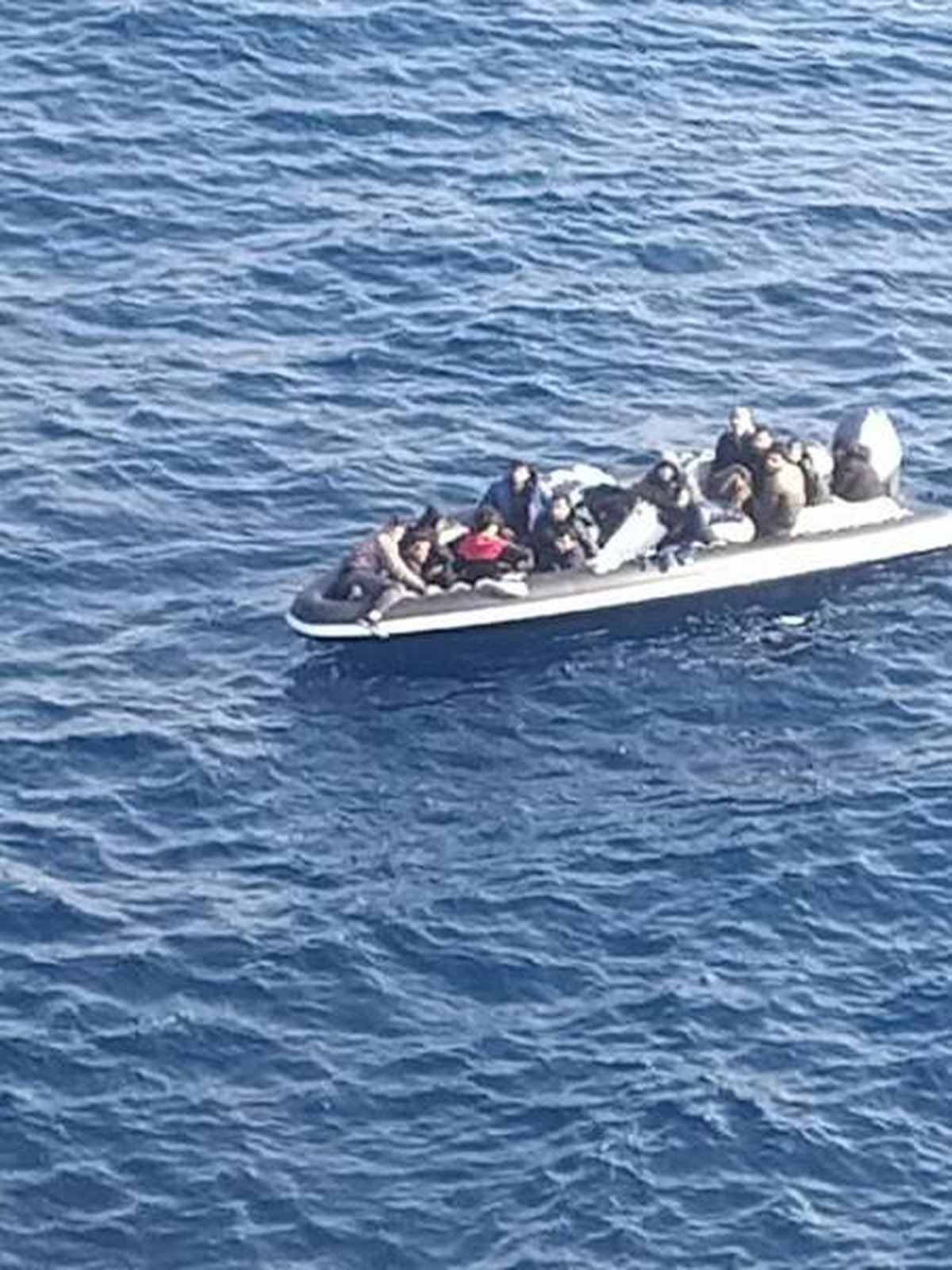 Son dakika: KKTC\'de kaçak göçmen operasyonu: 14 düzensiz göçmen yakalandı