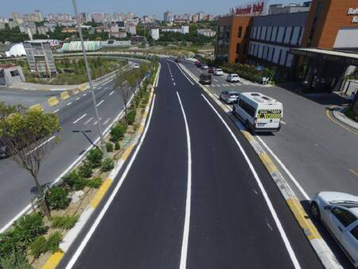 Küçükçekmece\'de 2 yılda 96 bin ton asfalt serimi gerçekleştirildi