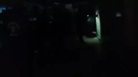 Kumar oynadıkları masanın altında yakalanan şüphelilere para cezası Kumar oynadıkları masanın altında yakalanan şüphelilere para cezası