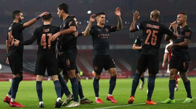 Manchester City, deplasmanda Arsenal'i 4-1 yenerek turladı