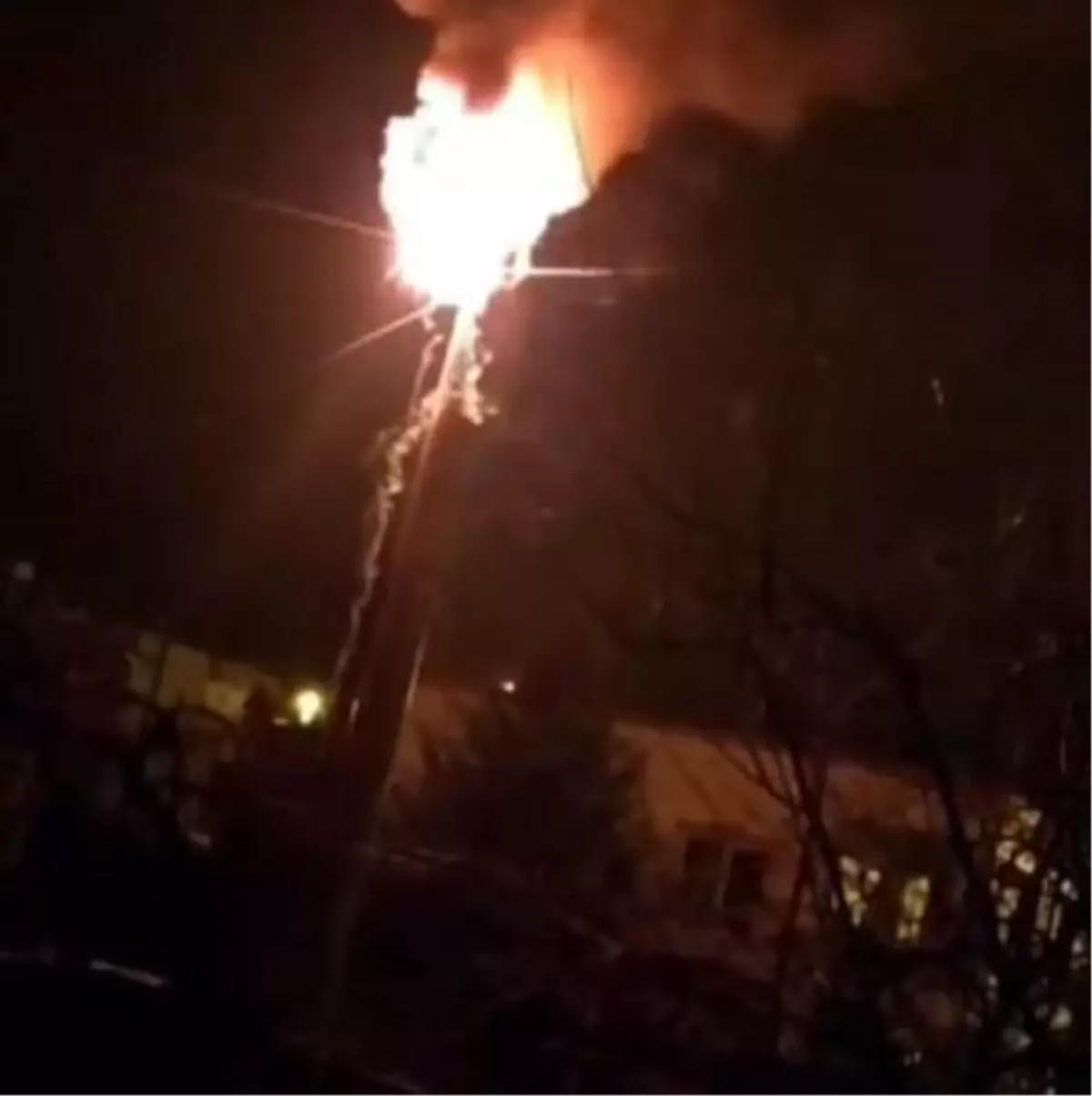 Mardin\'de trafoda patlama anı kamerada