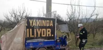 Motosikletiyle kamyona çarpan kağıt toplayıcısı yaralandı