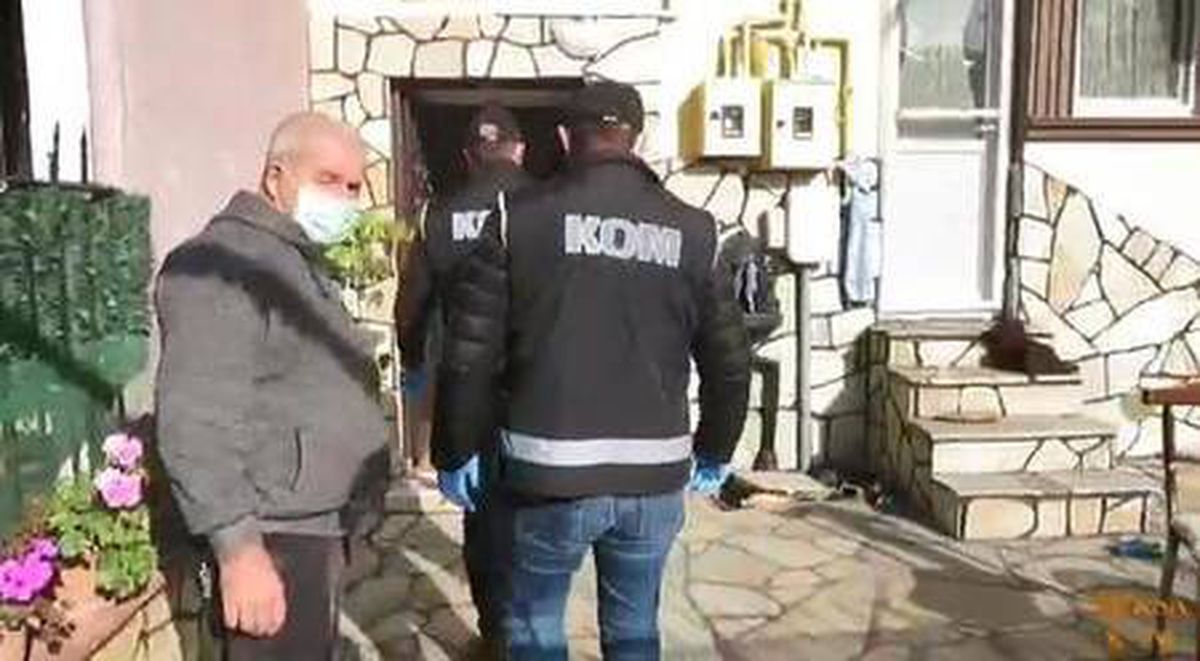 Bursa\'da 210 litre sahte içki ele geçirildi 2 gözaltı