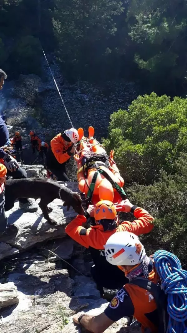 Datça'da mahalle afet gönüllülerinden kanyonda kurtarma tatbikatı