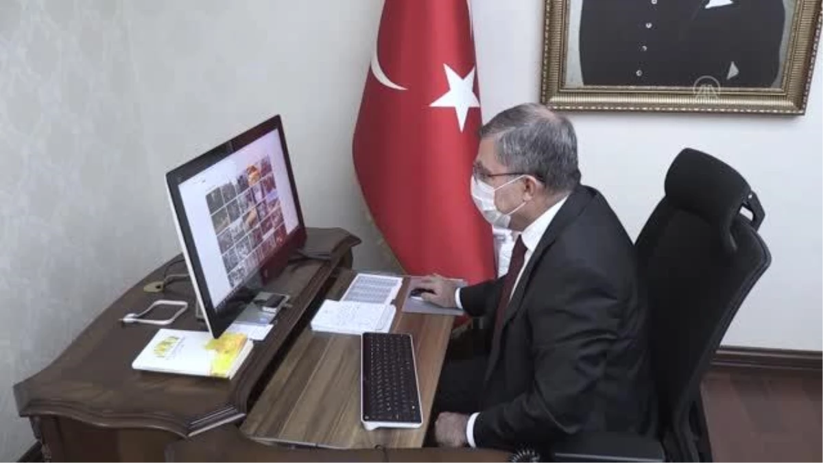 Karaman Valisi Mehmet Alpaslan Işık, AA\'nın "Yılın Fotoğrafları" oylamasına katıldı