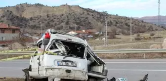 KASTAMONU - Otomobille hafif ticari araç çarpıştı: 2 ölü, 2 yaralı