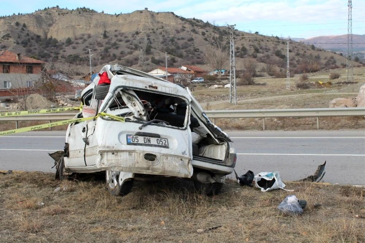 KASTAMONU - Otomobille hafif ticari araç çarpıştı: 2 ölü, 2 yaralı