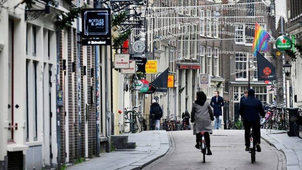 Koronavirüs mutasyonu: İngiltere\'de tespit edilen yeni tür Hollanda\'da da yayılıyor