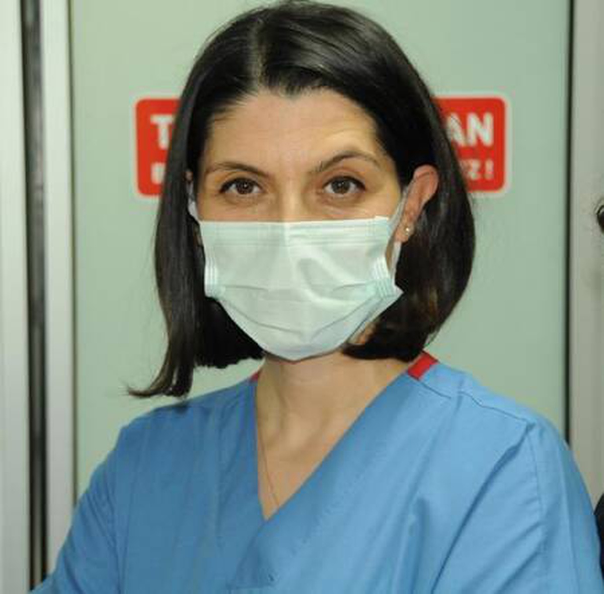 Koronavirüsü yenen hemşire: Ev ziyaretlerimizi sağlıklı günler için erteleyelim