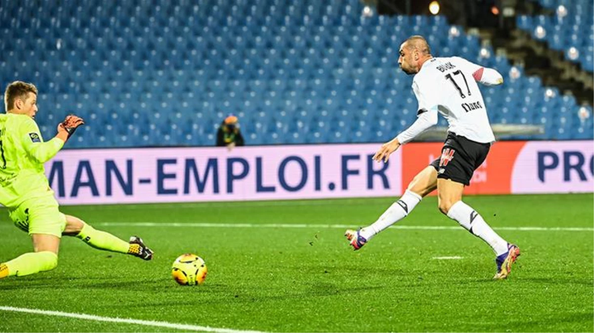 Lille, Burak Yılmaz\'ın son dakikalarda attığı golle Montpellier\'i devirdi