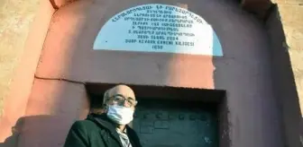 Noel Bayramı'nı tarihi kilisede tek başına 2 gün önce kutlayıp, İstanbul'a gitti