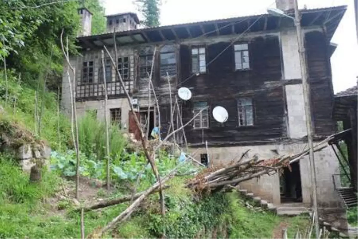 Rize\'de 183 yıllık tarihi konak kavgası