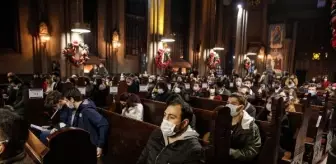 Saint Antuan Kilisesi'nde pandemi gölgesinde Noel ayini yapıldı