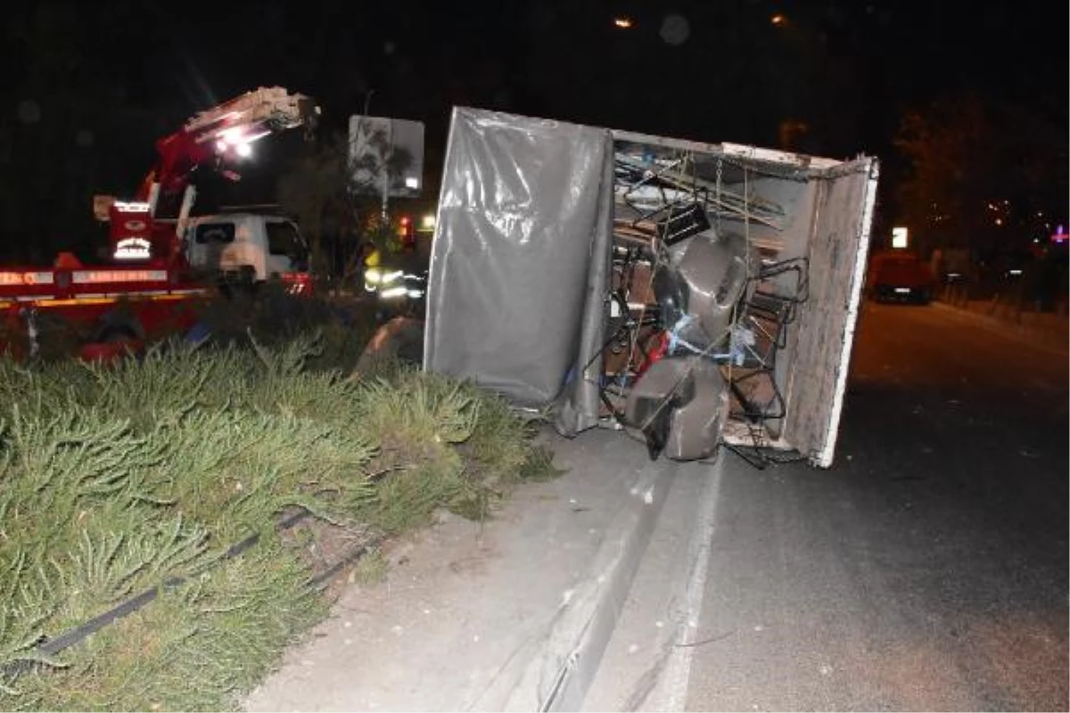 Sürücüsünün kontrolünden çıkan kamyon devrildi: 1 yaralı