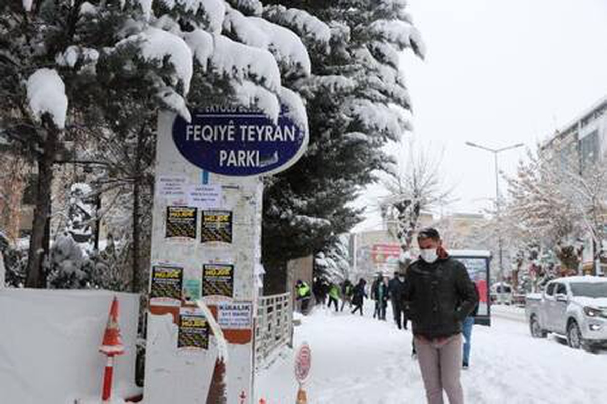 Van\'da 320 yerleşim yerinin yolu kardan kapandı