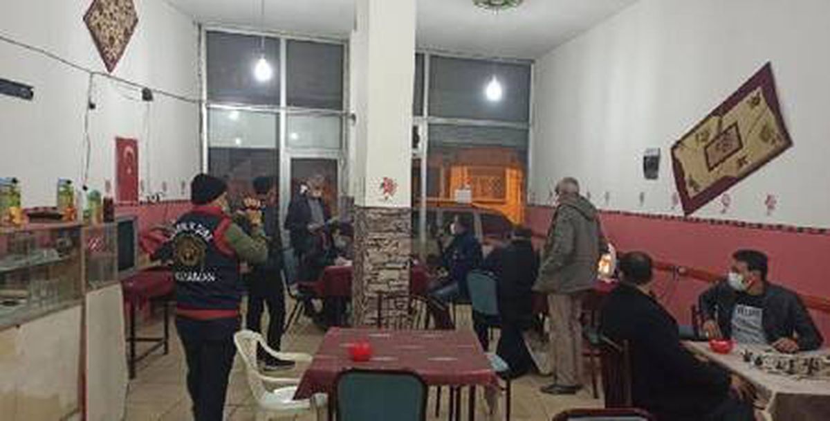 Son dakika... Dernek ve internet kafede oyun oynayan 18 kişiye 57 bin TL ceza