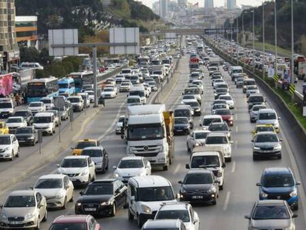 (havadan fotoğraflarla) İstanbul\'da kısıtlama öncesi yine trafik yoğunluğu (2)