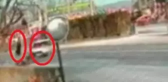 Motosiklet sürücüsünün 'havaya fırladığı' kaza anı kamerada