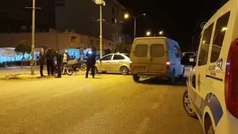Otomobil ile motosikletin çarpışması sonucu bir kişi yaralandı Otomobil ile motosikletin çarpışması sonucu bir kişi yaralandı