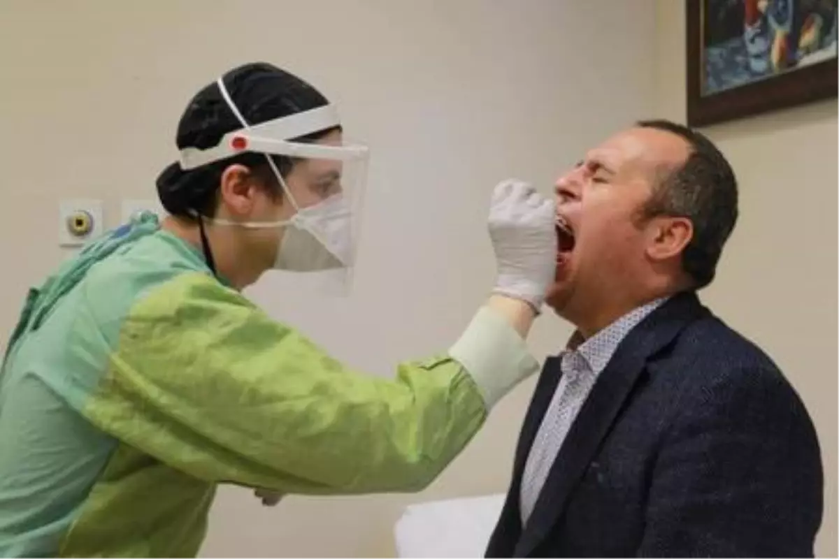 Samsun'da, Covid-19 temaslılarından evde numune alınmaya başlandı