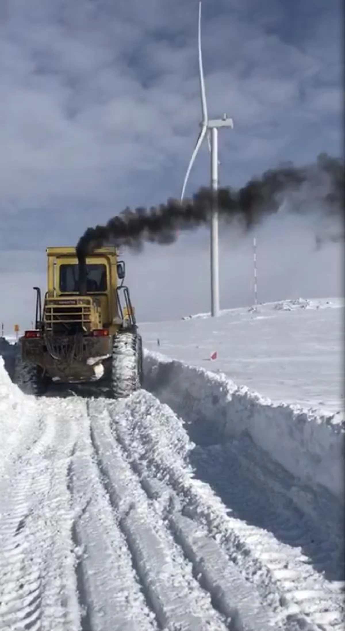 Bayburt\'ta kardan kapanan RES yolu, 4 saatte açıldı