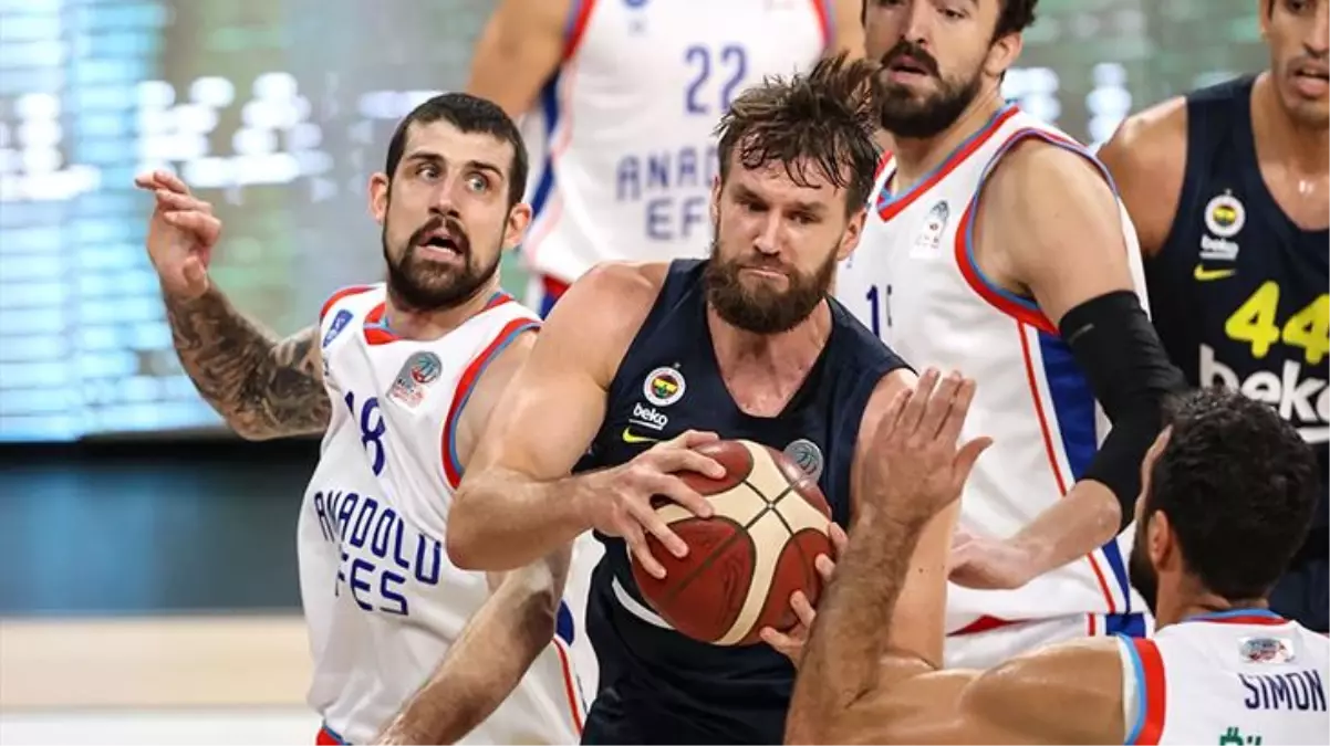 Fenerbahçe\'yi 85-72 yenen Anadolu Efes, ligde yoluna doludizgin devam ediyor