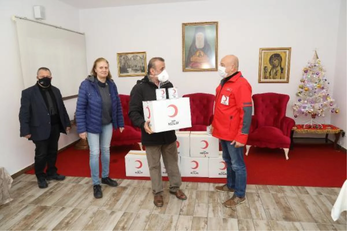 Türk Kızılay\'dan ihtiyaç sahibi Rum ailelere gıda yardımı