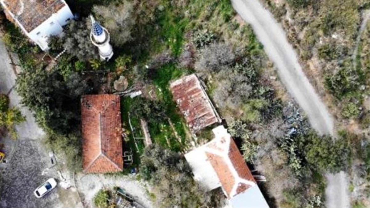 Viran halde bulunan Yakaköy Camii için kollar sıvandı! 20 yılın ardından ezan sesleri yükselecek