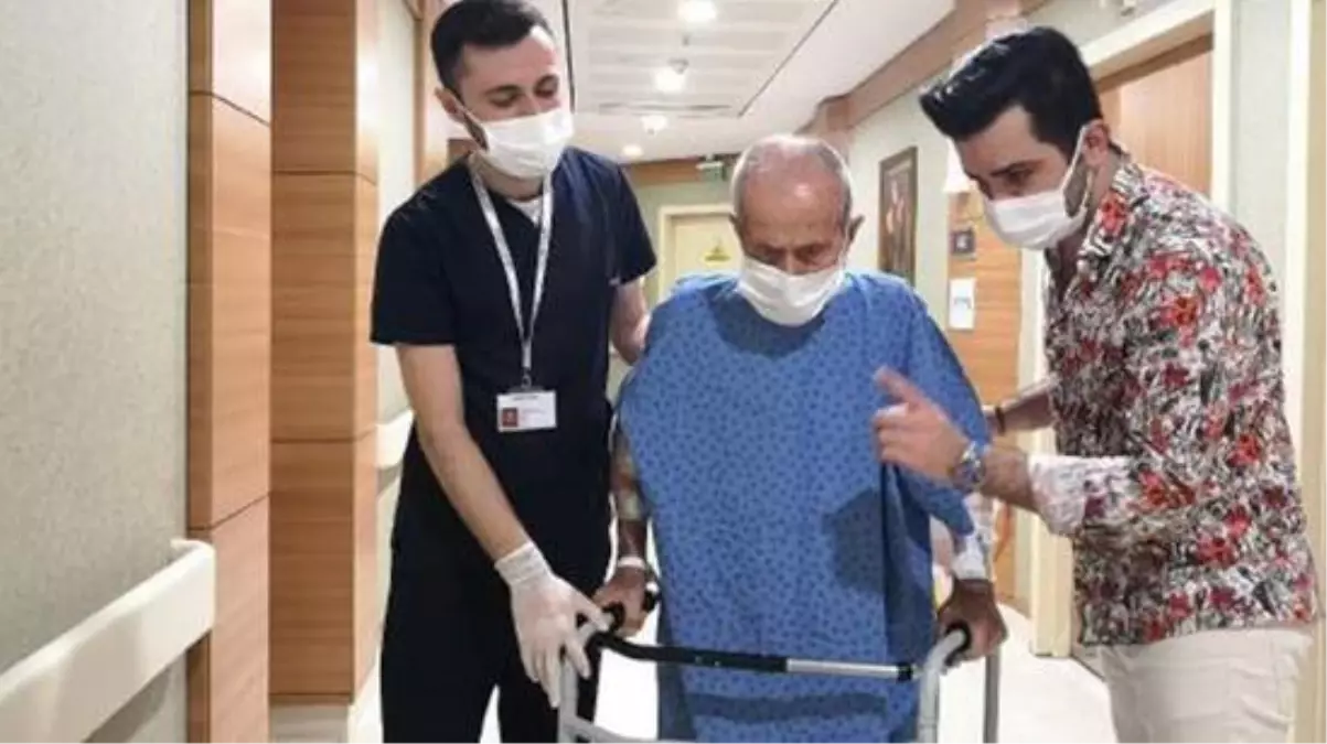 100 torunu olan 103 yaşındaki Hacı Amca koronayı kendi kendine yenip protez ameliyatı oldu