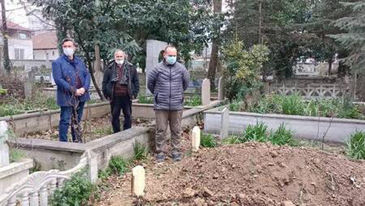 Son dakika haberi... 57 yıllık evli koronavirüs hastası çift, 5 saat arayla yaşamını yitirdi (2)