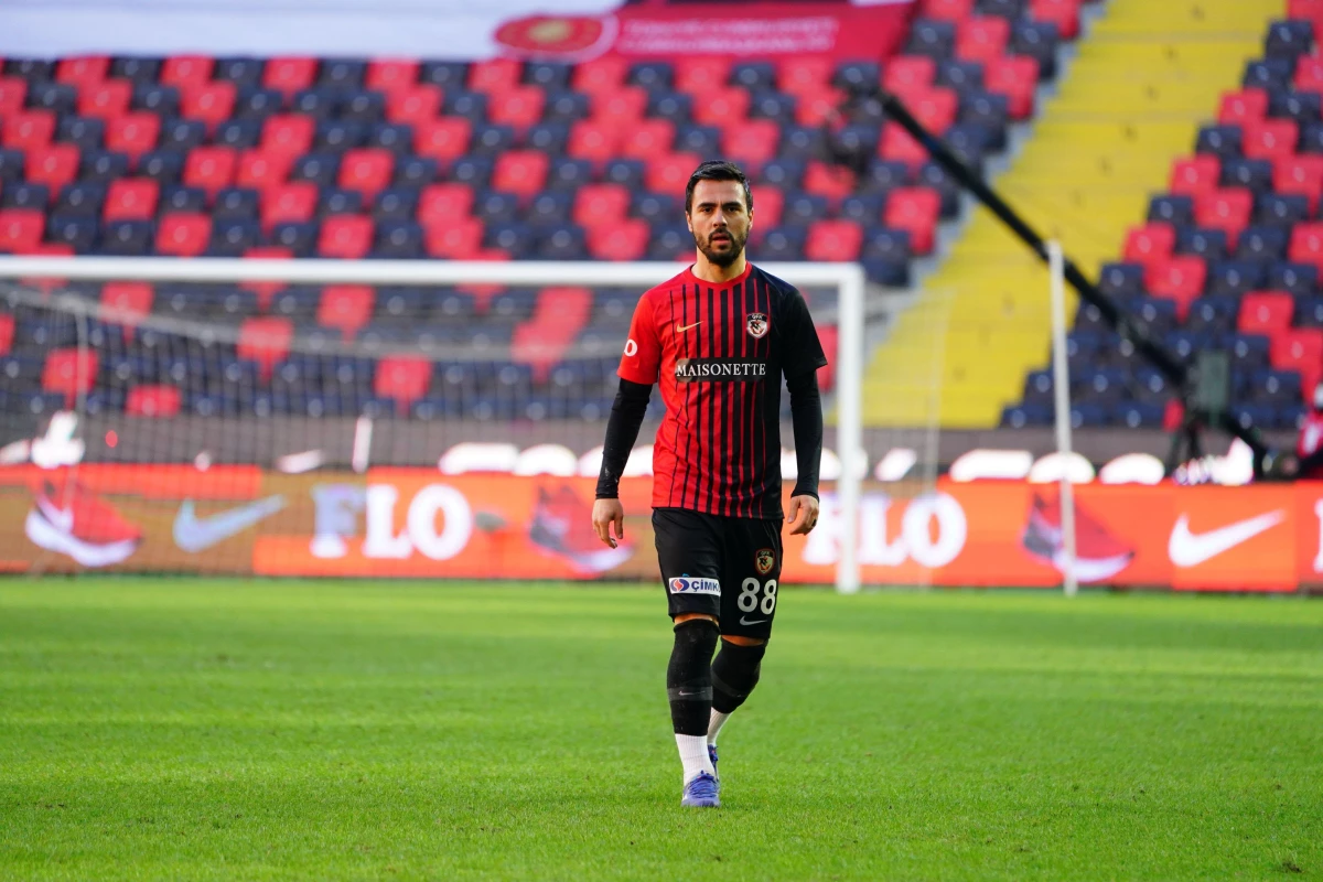 Kafa travması yaşayan Gaziantep FK oyuncusu Furkan Soyalp\'ten sevindirici haber