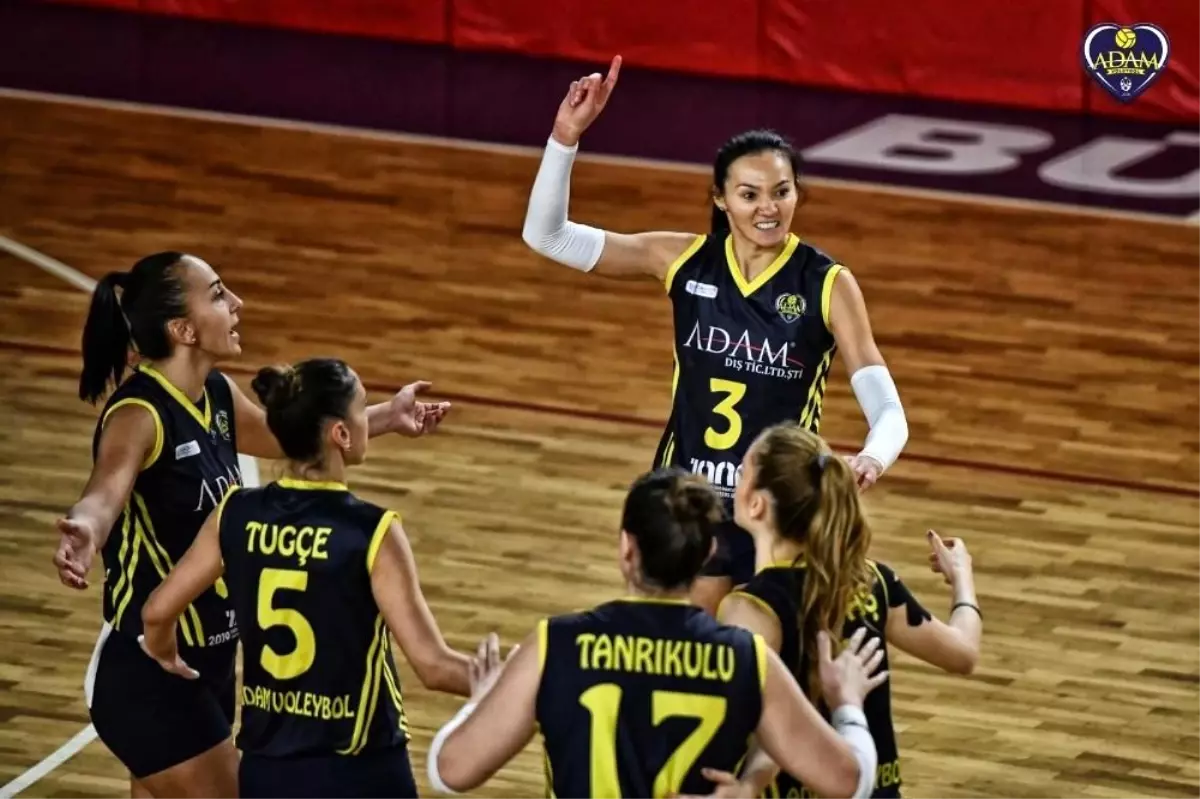 Adam Voleybol galibiyetle kapattı