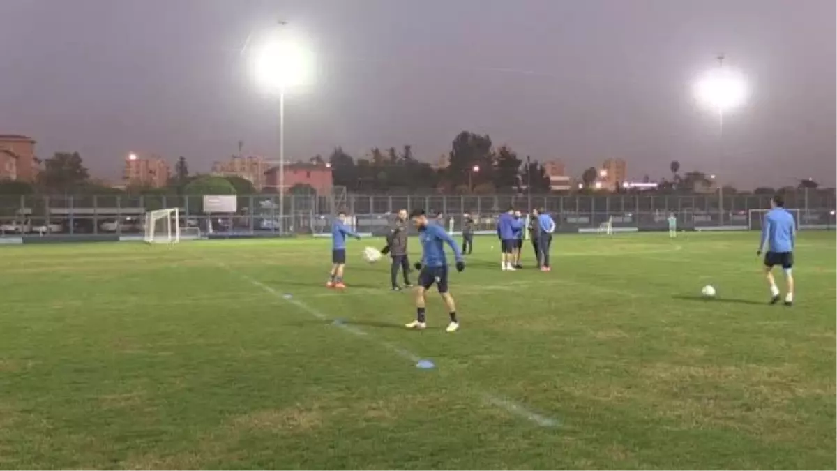 Adana Demirspor\'un kaptanı Gökhan İnler: "Takımı gayet iyi ve pozitif görüyorum"