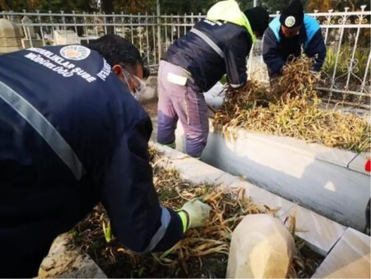 Son dakika haber: İsmet İnönü ve Turgut Özal\'ın babalarının mezarlarında restorasyon