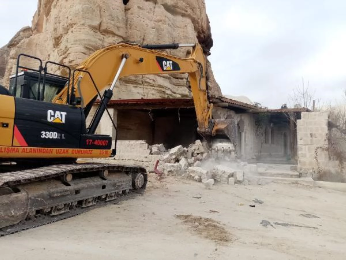 Kapadokya\'da belediye başkanının oğlunun iş yeri yıkıldı
