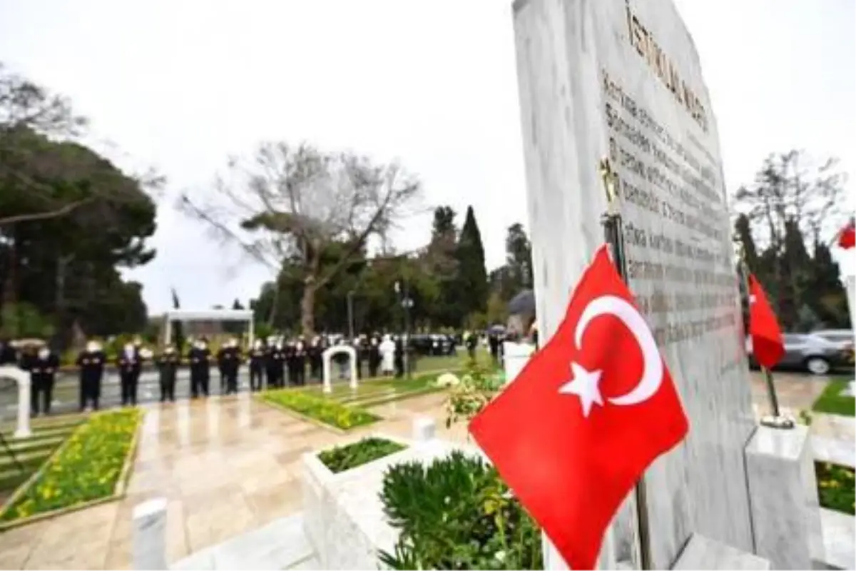 Mehmet Akif Ersoy kabri başında anıldı