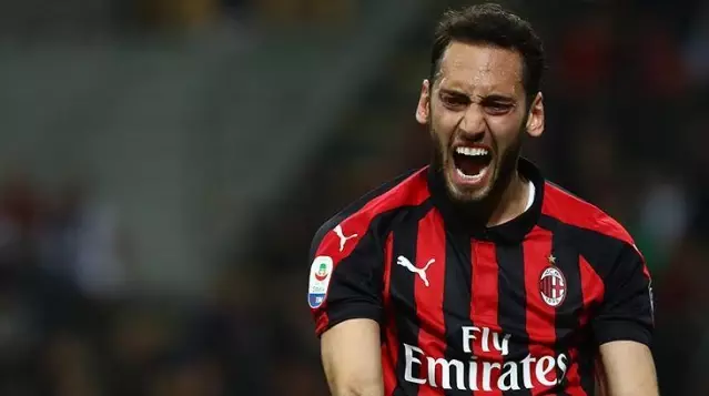 Milan, Hakan Çalhanoğlu'nu takımda tutmak için şartları zorluyor Milan, Hakan Çalhanoğlu'nu takımda tutmak için şartları zorluyor