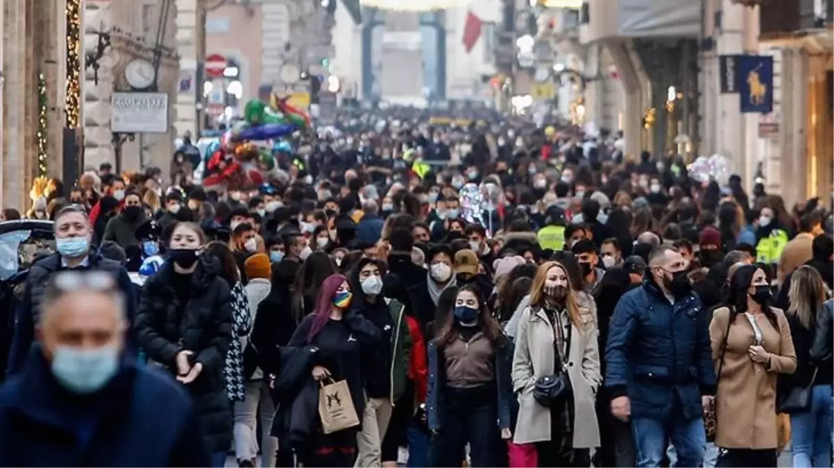 Prof. Dr. Ertuğrul\'dan "Maskeler ne zaman çıkacak?" sorusuna yanıt: Yazın rahatlayacağız ama maskeleri çıkartmak için erken olabilir