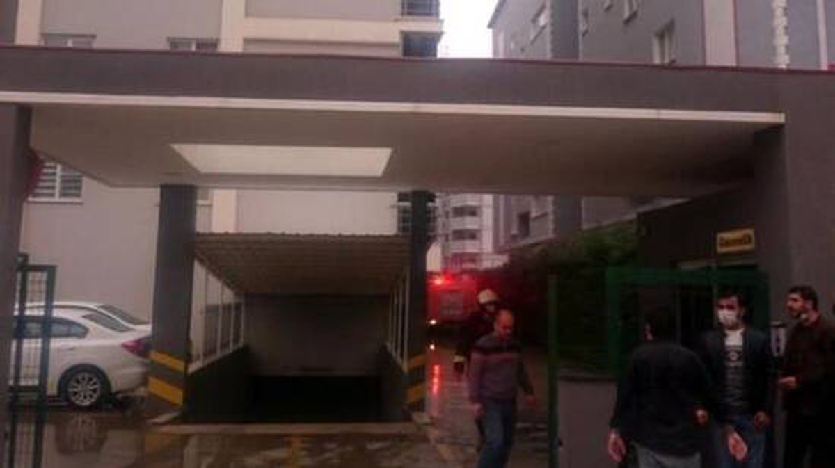 Yedinci kattan düşen kız çocuğu yaşama tutunamadı