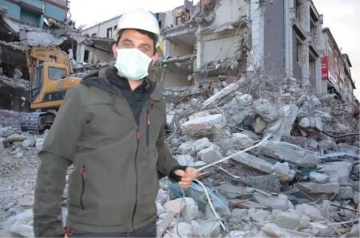 Havadan görüntülerle //  YIKIMINA BAŞLANAN AVCILAR BELEDİYE BİNASI\'NDAKİ DEMİR MİKTARI ŞAŞIRTTI - 2